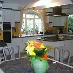 Oasis Pensionat 3*